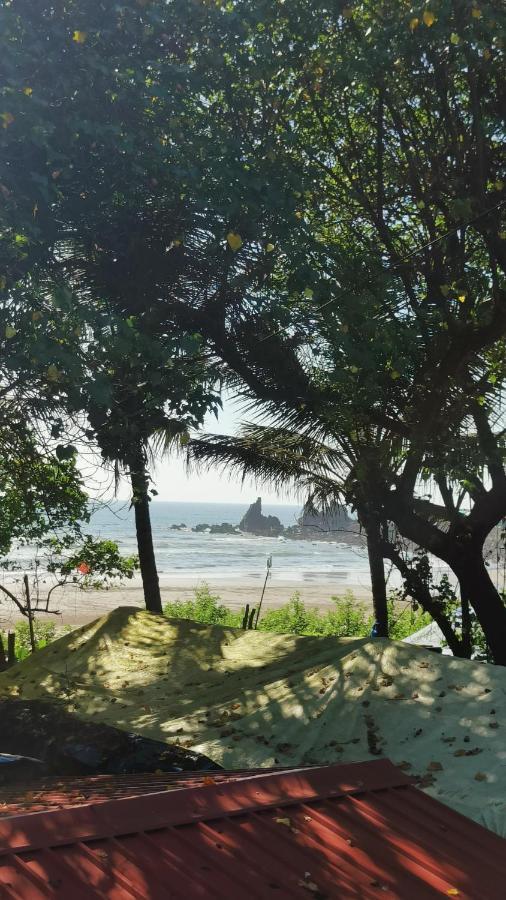 12 Monks - Beachside Hostel アランボル エクステリア 写真