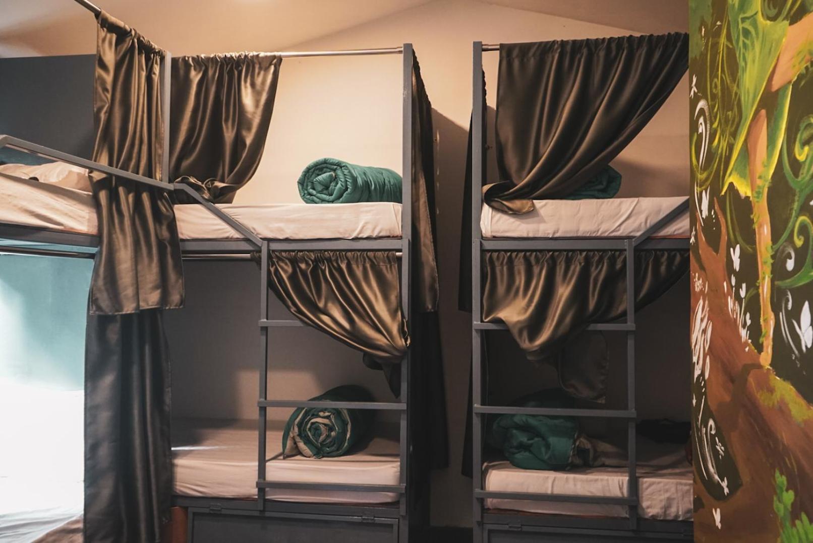 12 Monks - Beachside Hostel アランボル エクステリア 写真