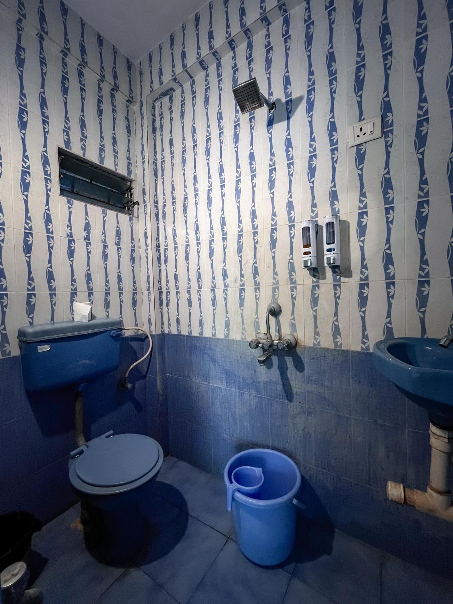 12 Monks - Beachside Hostel アランボル エクステリア 写真
