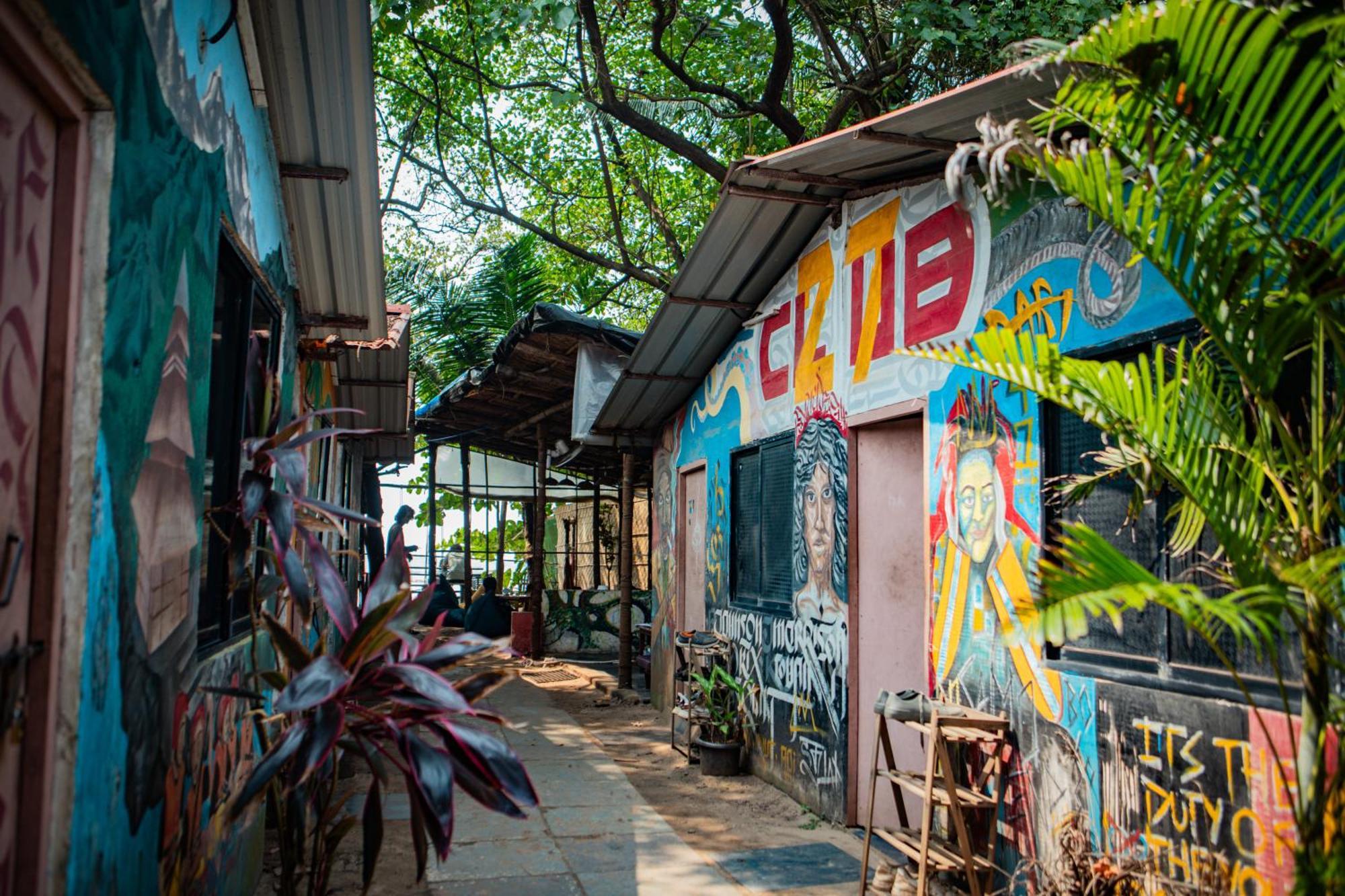 12 Monks - Beachside Hostel アランボル エクステリア 写真
