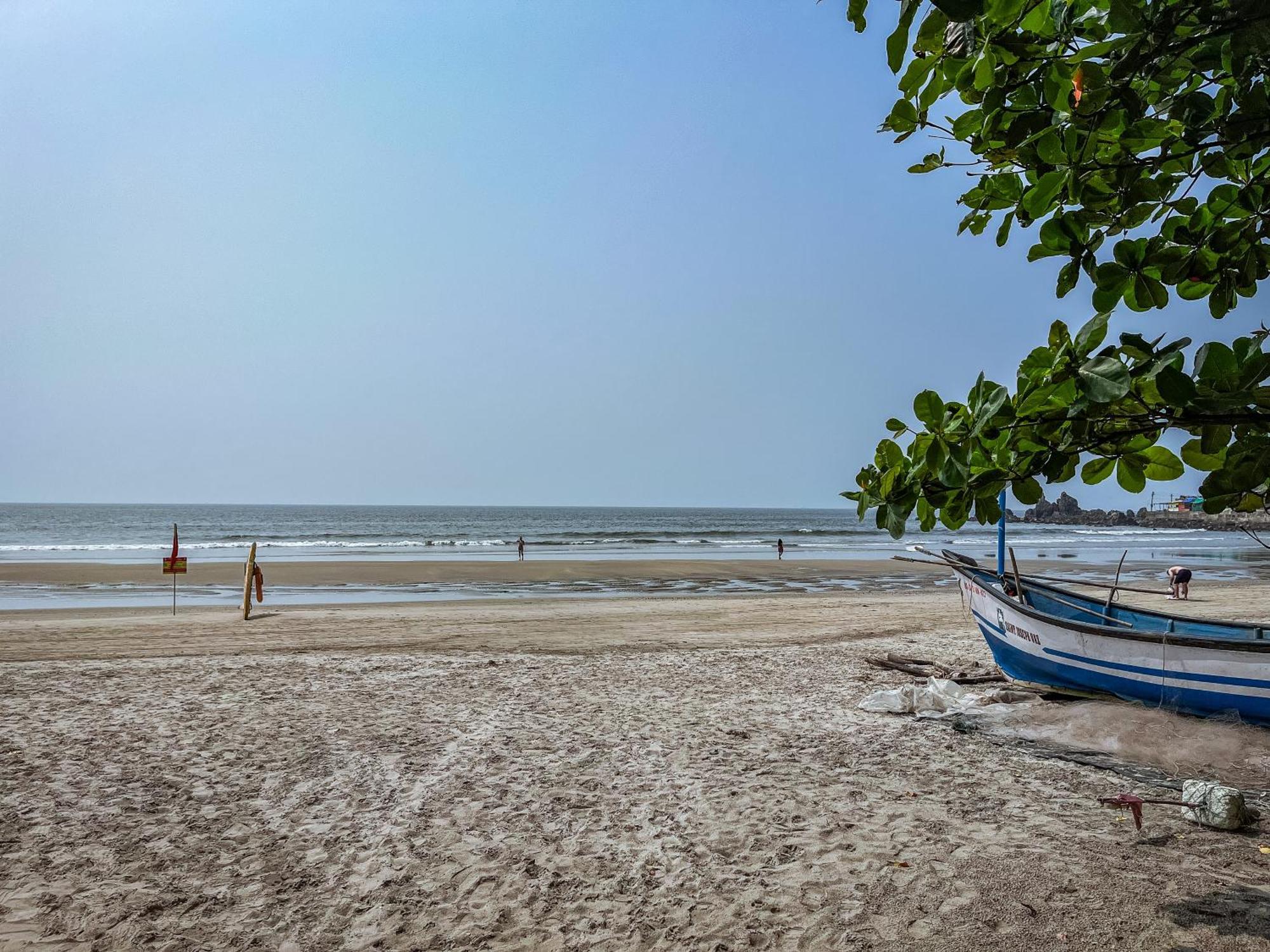 12 Monks - Beachside Hostel アランボル エクステリア 写真